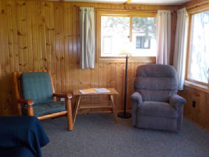 Cabin_5_West_Lvg.JPG