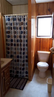 Cabin_6bathroom.jpg