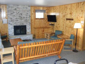 Cabin_15_East_Living_Room.jpg