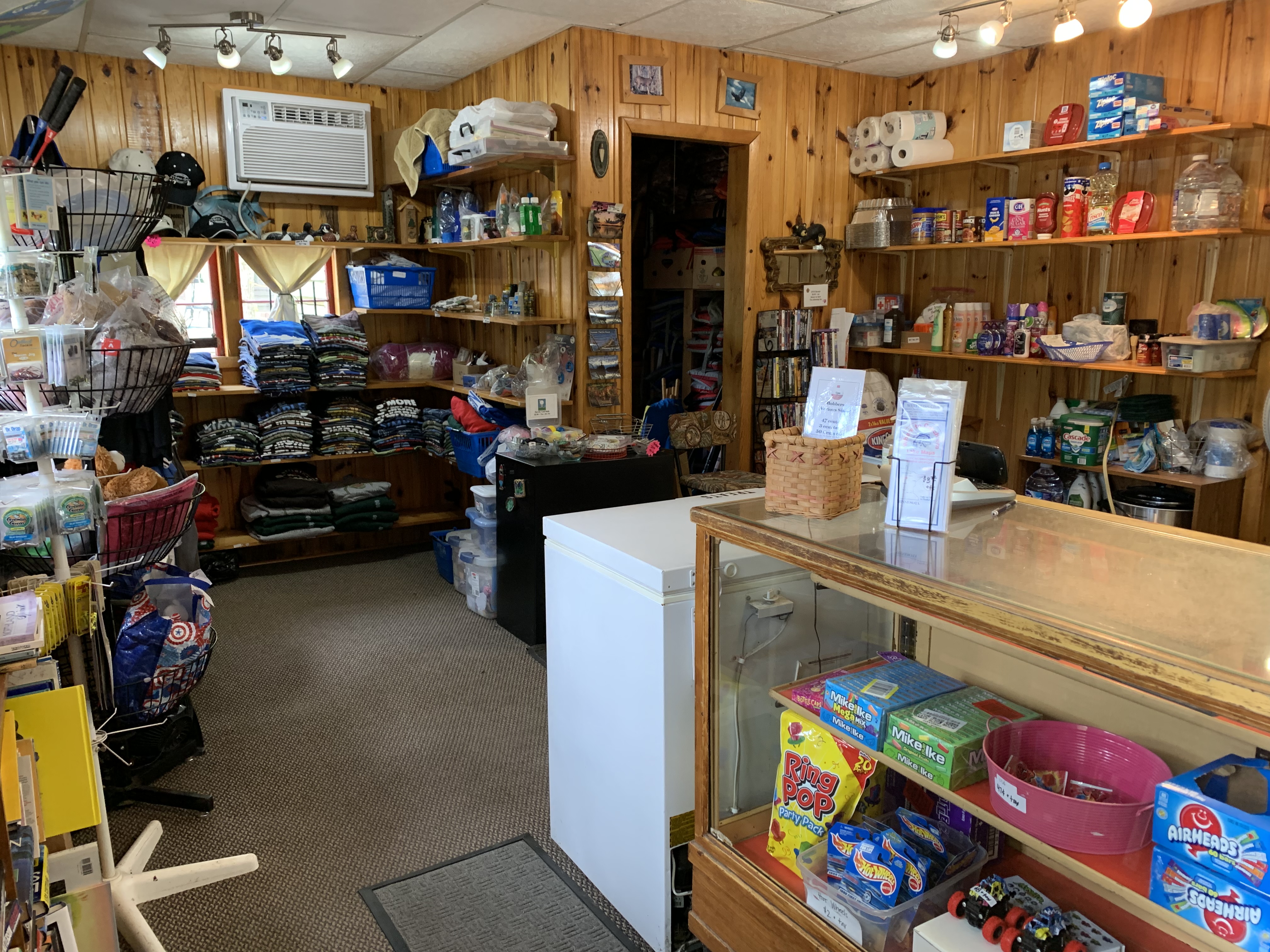 Gift_shop_front_desk.jpeg